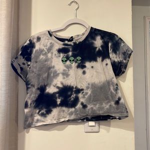 Alien tie dye crop top tee size XL great condition